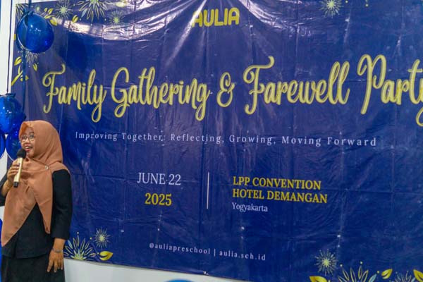 AULIA Preschool: Kelompok Bermain vs. Taman Kanak-Kanak – Kegiatan belajar kelas RAINBOW